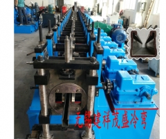 光伏支架成型機