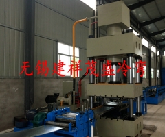 公路護(hù)欄板成型設(shè)備