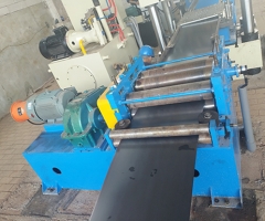 高速公路護(hù)欄成型機(jī)