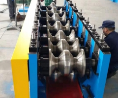 護(hù)欄板矯正機(jī)設(shè)備