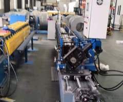 龍骨成型機
